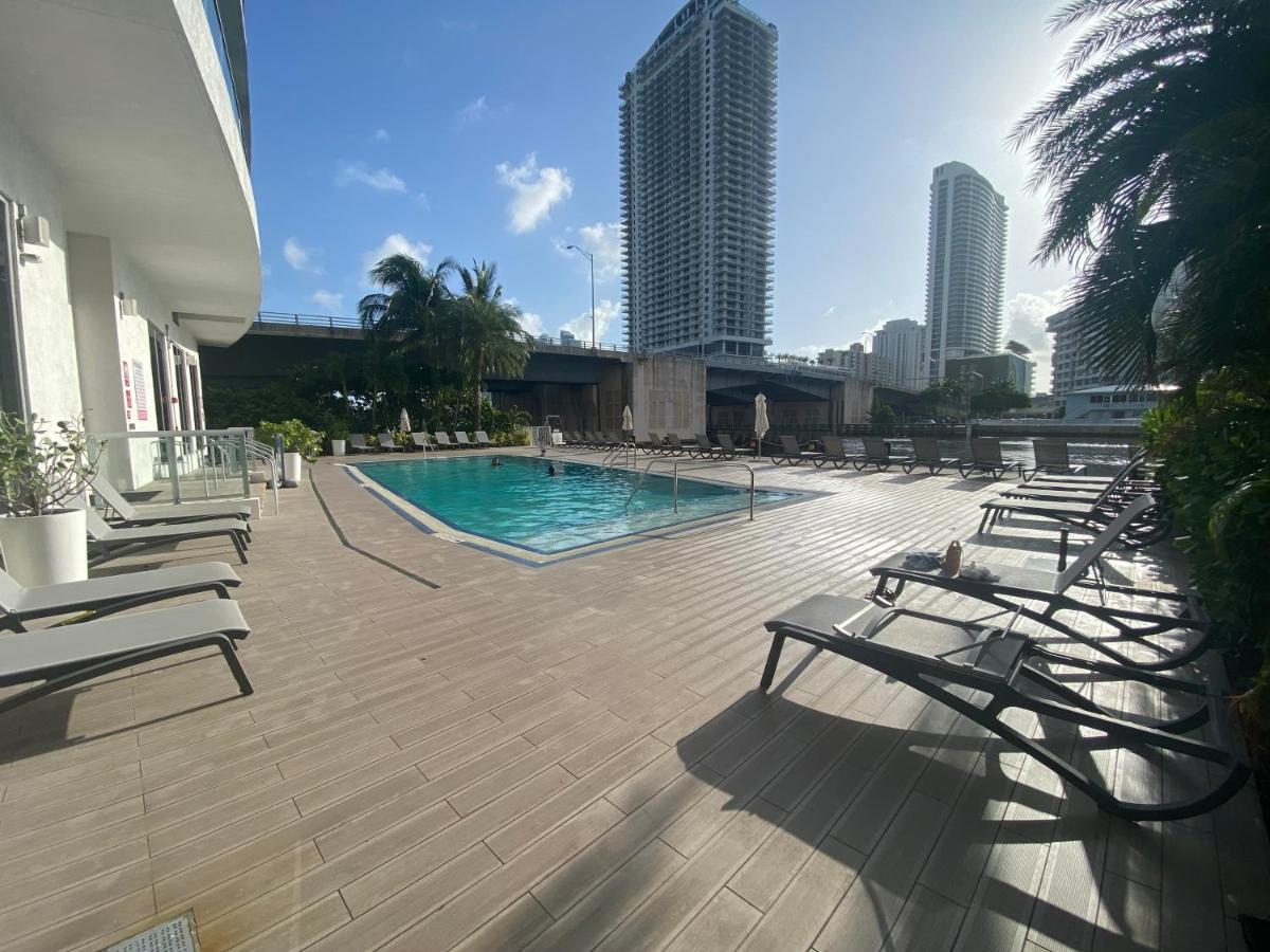 Studio In Hallandale 2 Beds Hallandale Beach Esterno foto